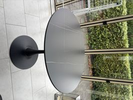 Eleganter runder Esstisch Ø 90 cm – Schwarz in Marmoroptik