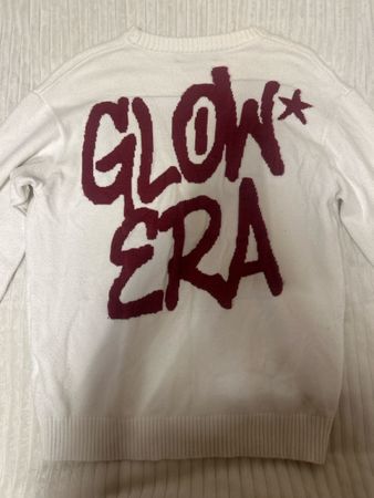 Pulli mit Aufdruck GLOW ERA weiss Grösse S