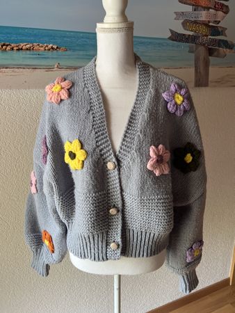 Flower Power Strickjacke