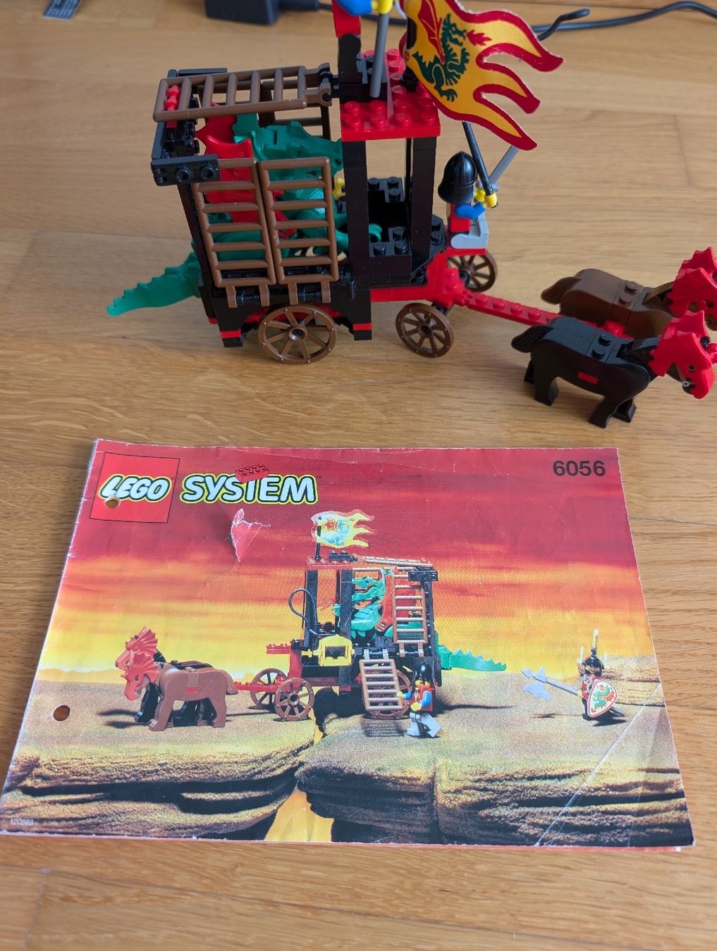 Lego Kit di costruzioni: Lego System 6056 and 6020 – Usato da Neuchâtel venduto da lynne_mo 1
