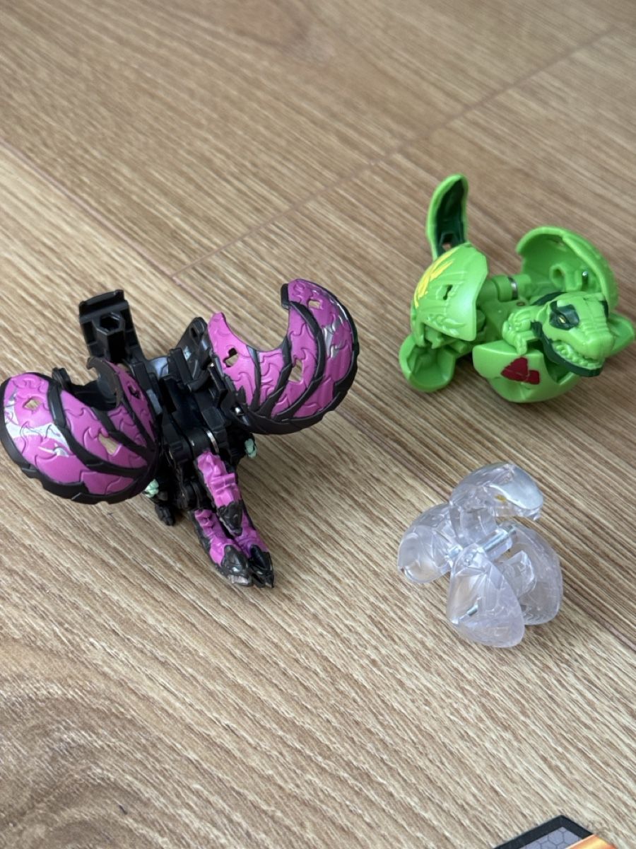 Giochi: Bakugan Sammlung: Karten & Figuren – Usato da Zürich venduto da HanBel 1