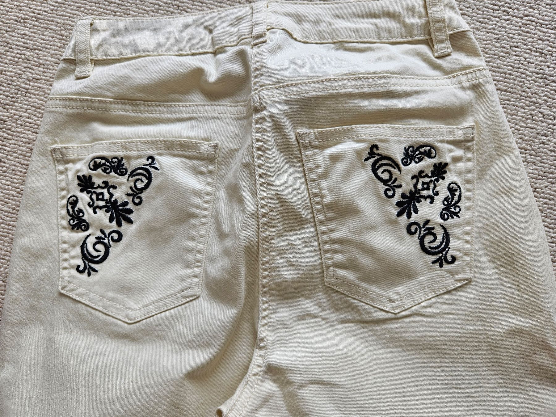 Pantaloni: Pantalon – Usato da lausanne venduto da josianemuller 2