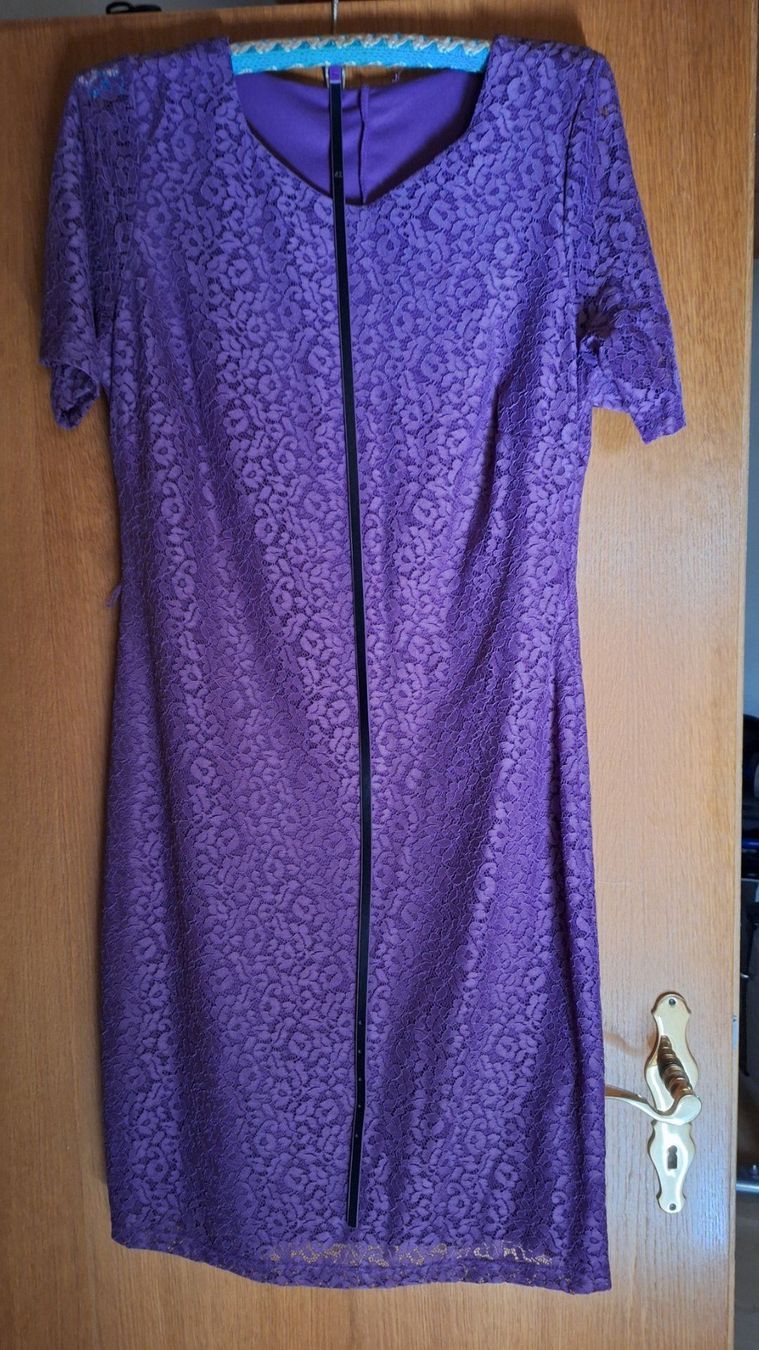 Robes: Spitzen- Kleid Lila  Gr.42  , ungetragen . – Neuf (Voir description) à Dornach par majo8689 1