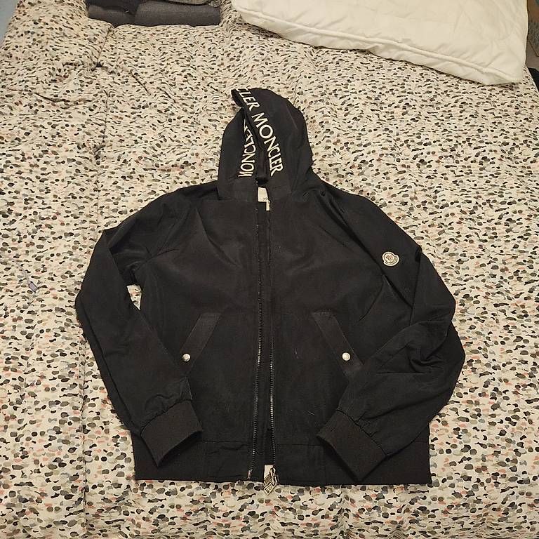 Giacche: Giacca Moncler da riparare – Usato da S. Antonino venduto da Roby2111