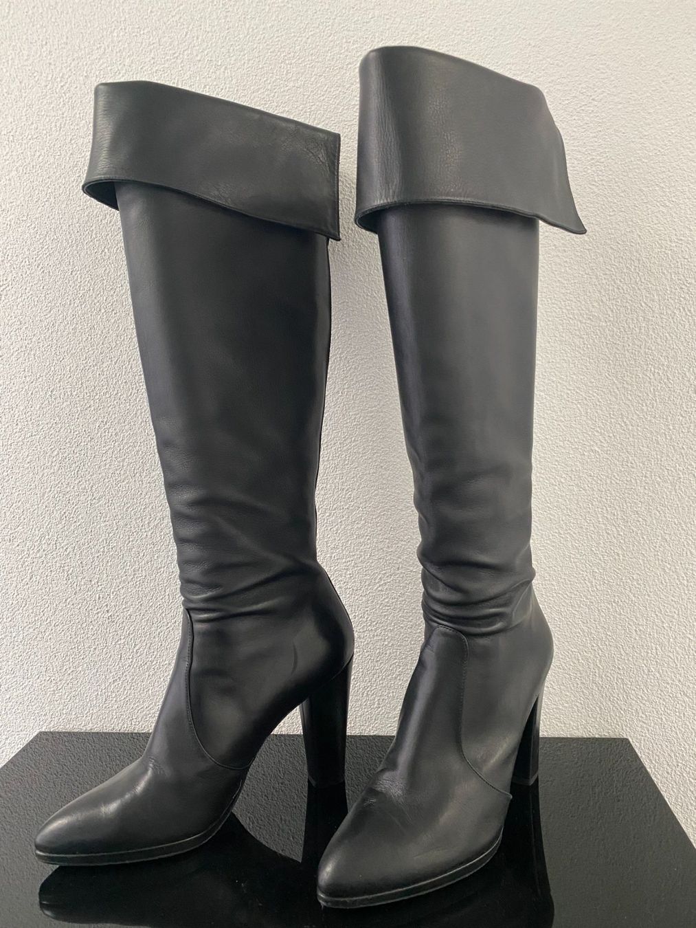 Stuart Weitzman Scarpe da donna: Stuart Weitzman Stiefel (Overknee) schwarz – Usato da Wettingen venduto da gab_h257