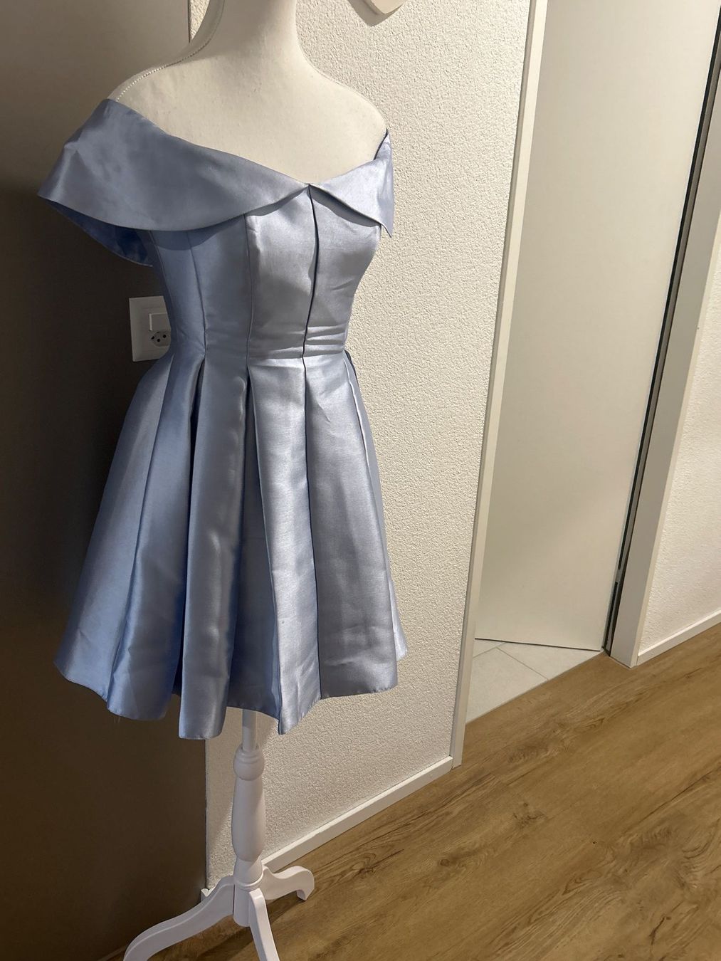 Vestiti: Miss Selfridge Petites Kleid hellblau Gr. 36 – Usato da Brunnen venduto da Nala2929 1