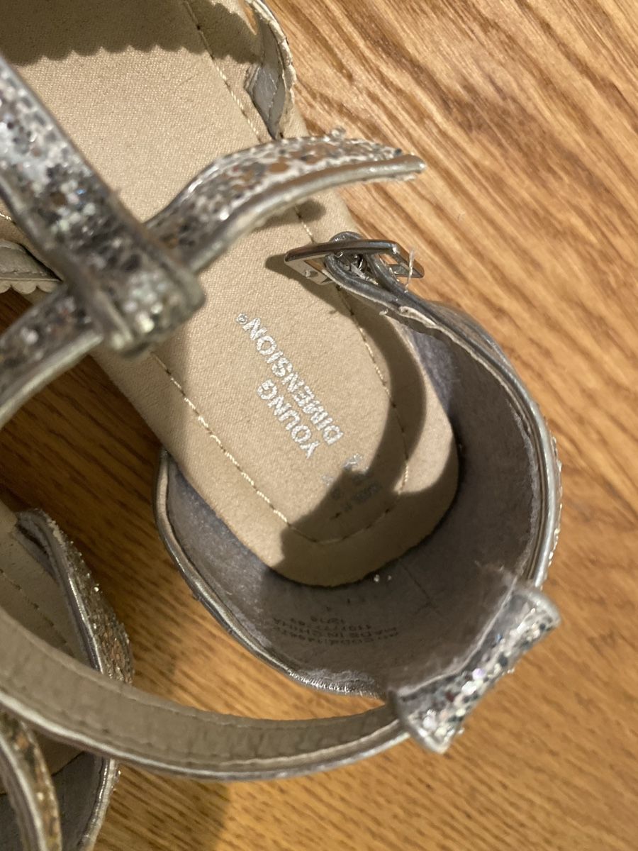 Scarpe per ragazze: Young Dimension Gritter Sandalen Gr. 29 – Usato da Genthod venduto da Tidus04 2