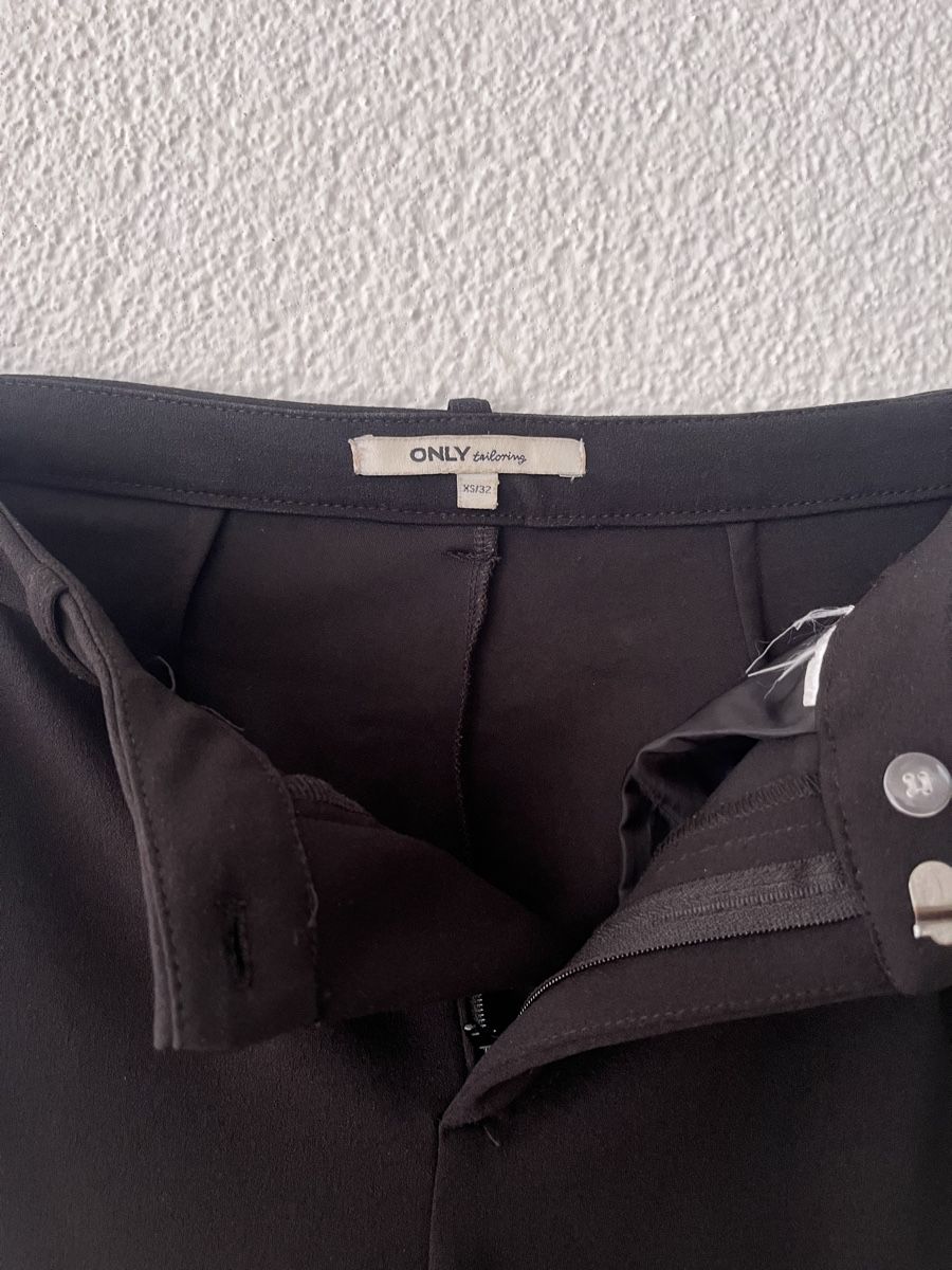 Only Hosen: Stoffhose Only – Gebraucht aus Andwil SG von sas_m9tn 1