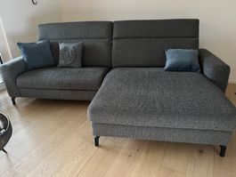 Elegante Graue Recamiere / Sofa mit Kissen - Top Zustand!