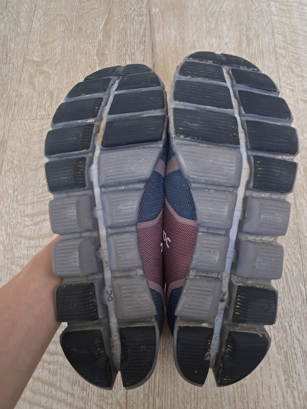 On Scarpe da uomo: ON Cloud Edge Moonlight Laufschuhe Grösse 41 – Usato da Basel venduto da liz_nqr9 5