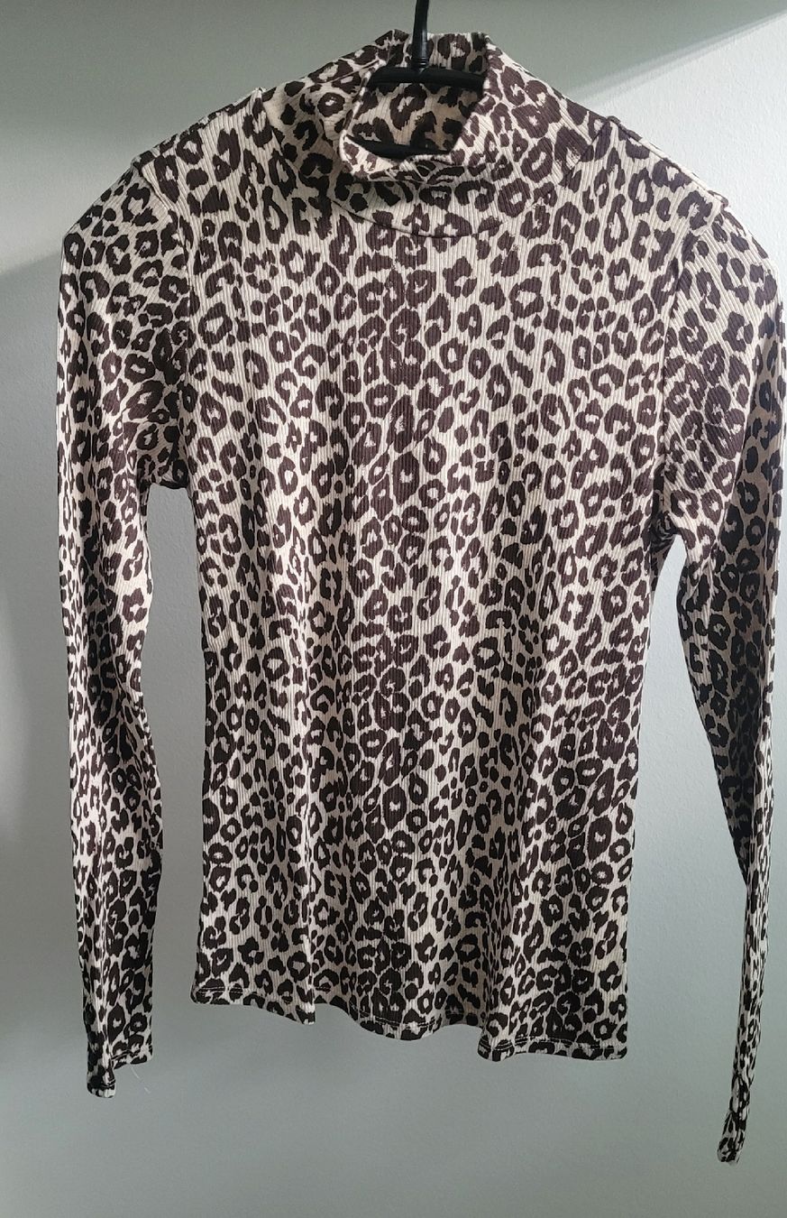 Sezane Tops: Pull chaussette Sézane taille M – D'occasion à Sion par lik_k6h2