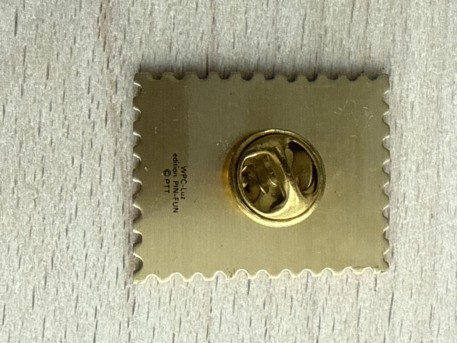 Plaquettes & Badges: Pin Briefmarke – D'occasion à Glattbrugg par Schweigmatt 1