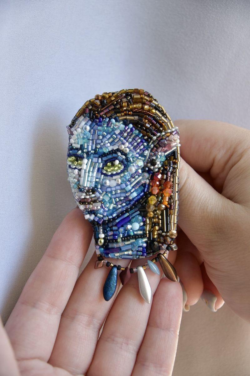 Spille & Fermagli: Avatar beaded brooch  – Nuovo e nell'imballaggio originale da Glattpark(Opfikon) venduto da olg_g9wb 2