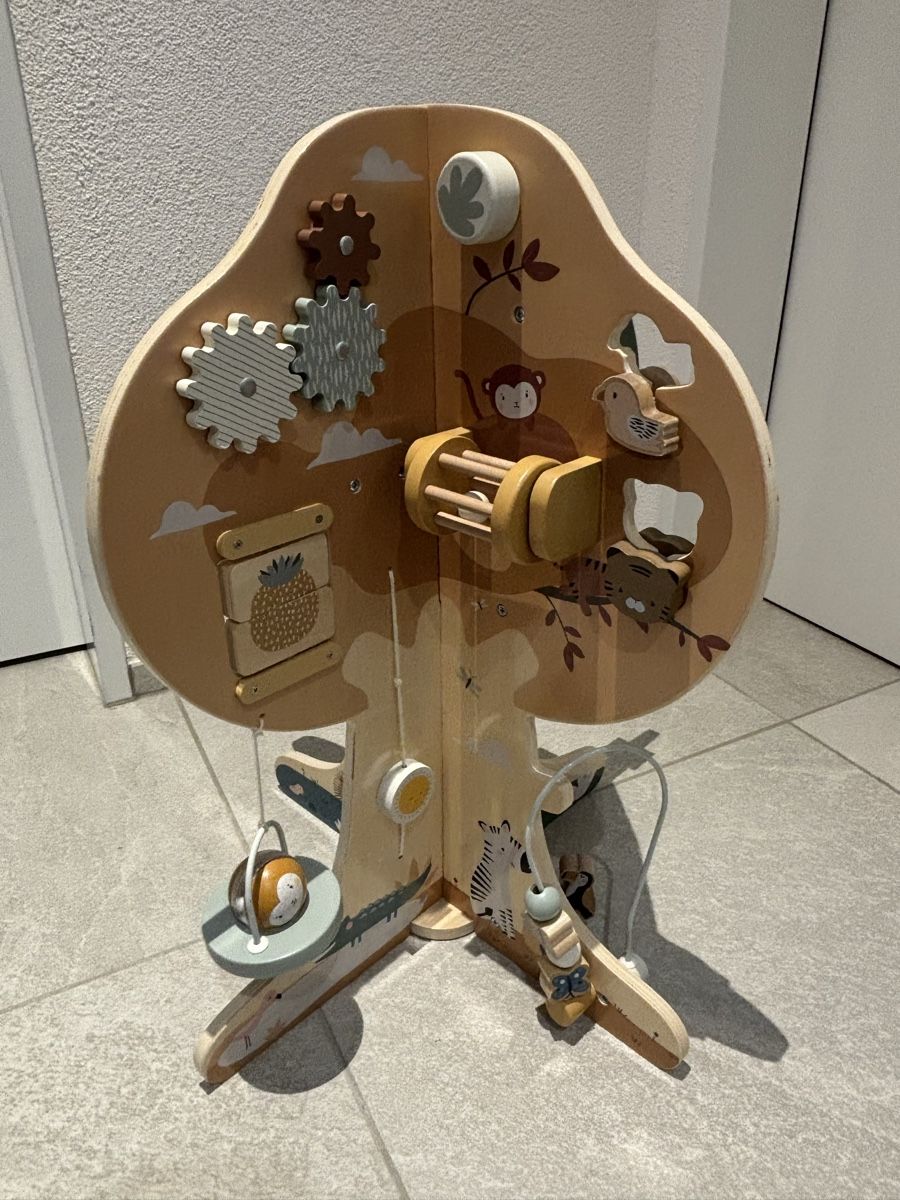 Spielzeuge: Holz Spielbaum – Gebraucht aus Schleinikon von Jessica_Lutishi 1