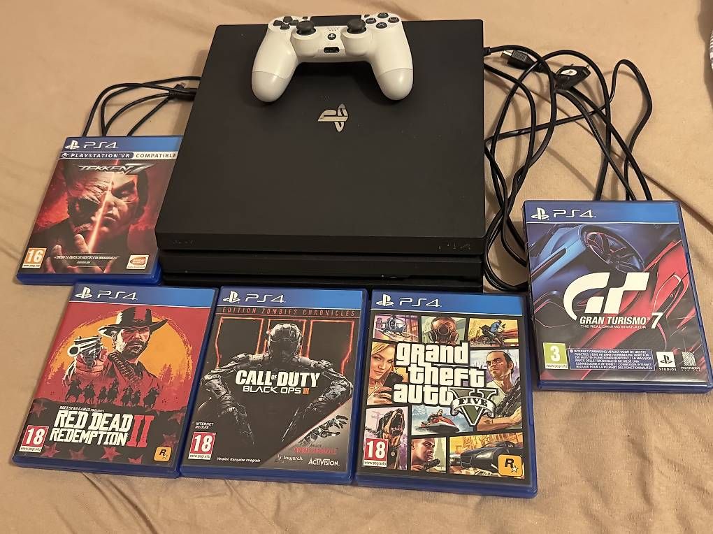 Sony Console: Sony PlayStation 4 Pro – Usato da L’Orient venduto da foi_7rk7
