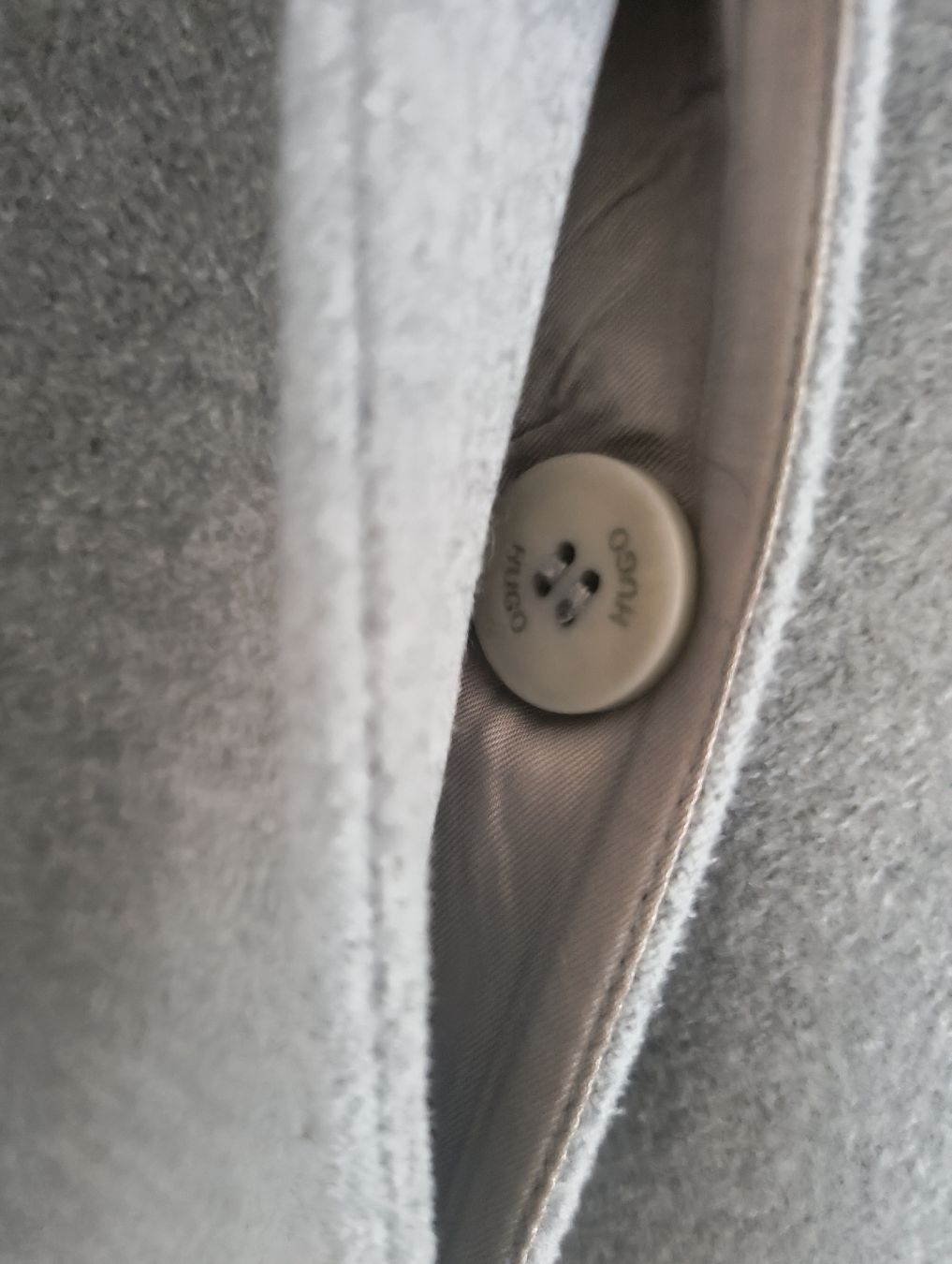 Hugo Boss Mäntel: Hugo Boss Mantel – Gebraucht aus Stein am Rhein von DaOhana 1