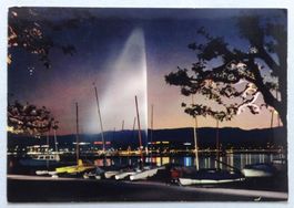 Genève, Le jet d'eau (130 m) au crépuscule
