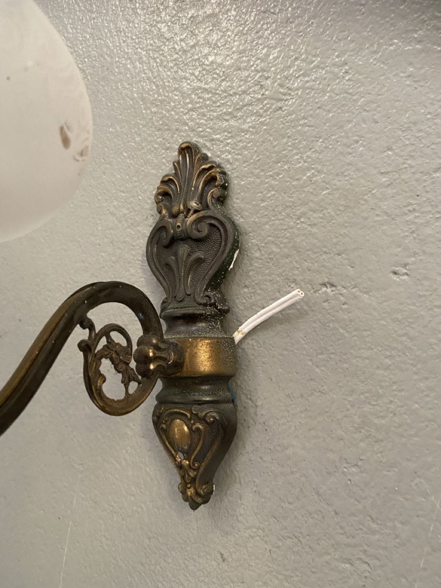 Lampade: Antike Wandlampe – Usato da Wolfwil venduto da Pjw0 1