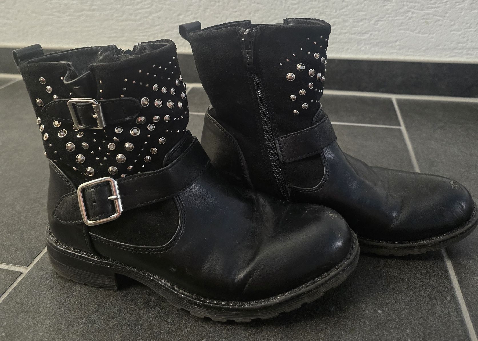 Chaussures garçon: Schuhe / Stiefel Grösse 32 – D'occasion à Birmensdorf ZH par nad_5hfd 2
