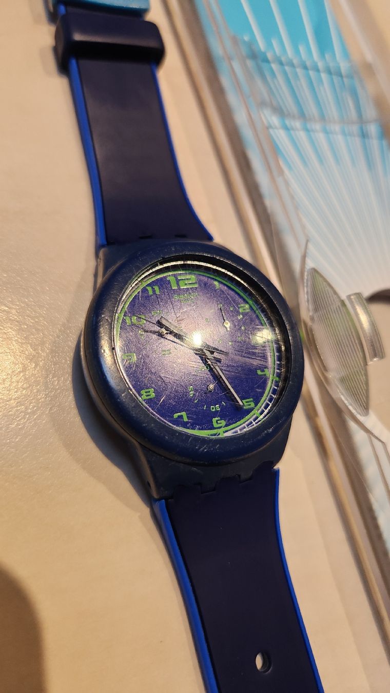 Swatch Orologi: Montre Swatch bleu et avec boîtier – Usato da Bern venduto da Pascal92173 2