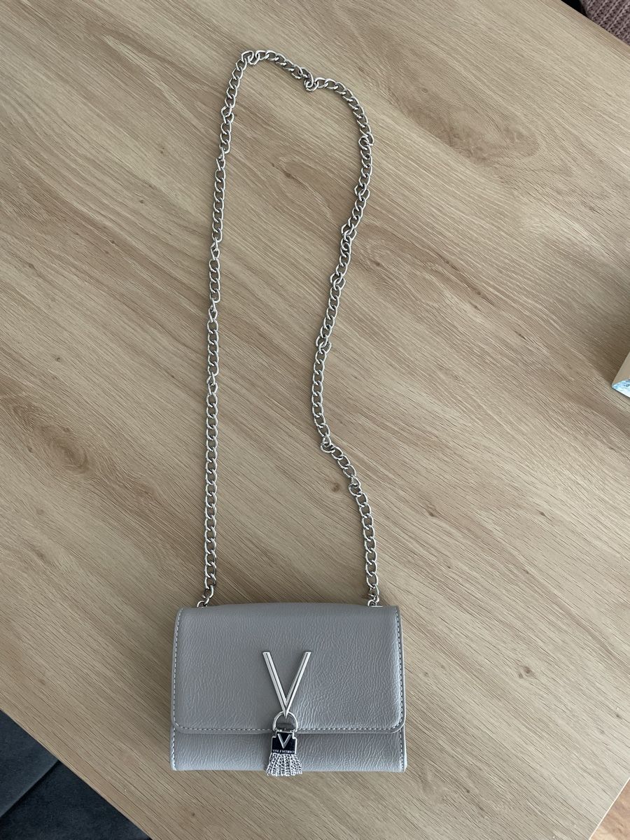 Valentino Borse da donna: Graue Valentino Clutch – Usato da Muri AG venduto da Dosala 1