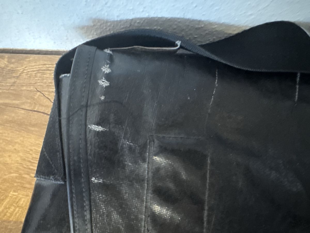 Freitag Borse: Sac FREITAG noir, très utilisé – Usato da Brügg BE venduto da Goob 2