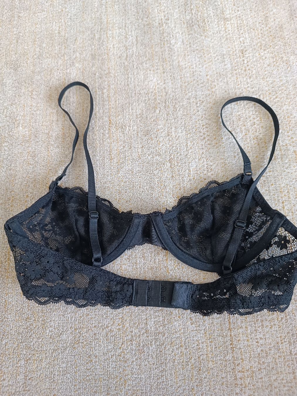 H&M Sonstige Unterwäsche: SOUTIEN GORGE H&M NOIR 70A – Gebraucht aus Sierre von shirley04 2
