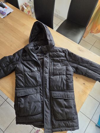 Winterjacke schwarz mit Kapuze guter Zustand