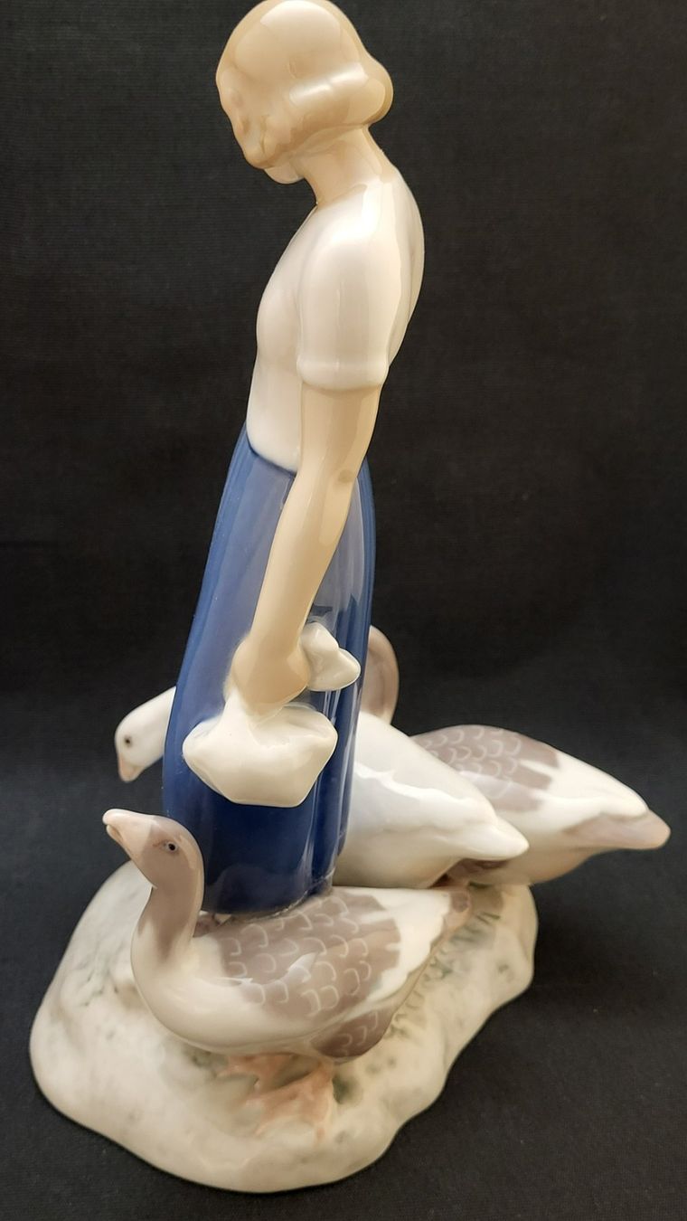Royal Copenhagen Statuette: Figur COPENHAGEN geleimt – Difettoso da Basel venduto da spinne02 1