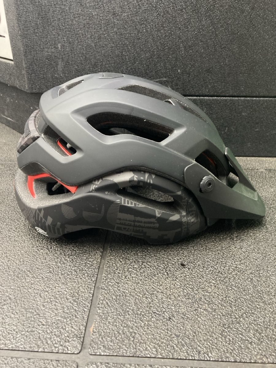 Giro Caschi: Giro Manifest Spherical Mips Helm S – Nuovo (secondo la descrizione) da Zürich venduto da Barspin