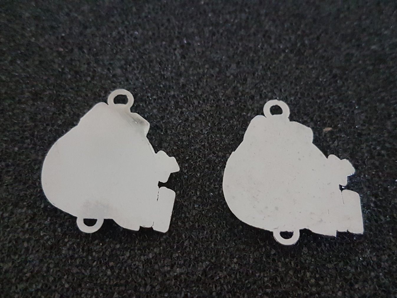 Ciondoli: Angry Birds : 1 pendentif émaillé ROSE – Nuovo e nell'imballaggio originale da Lutry venduto da kylab7 1