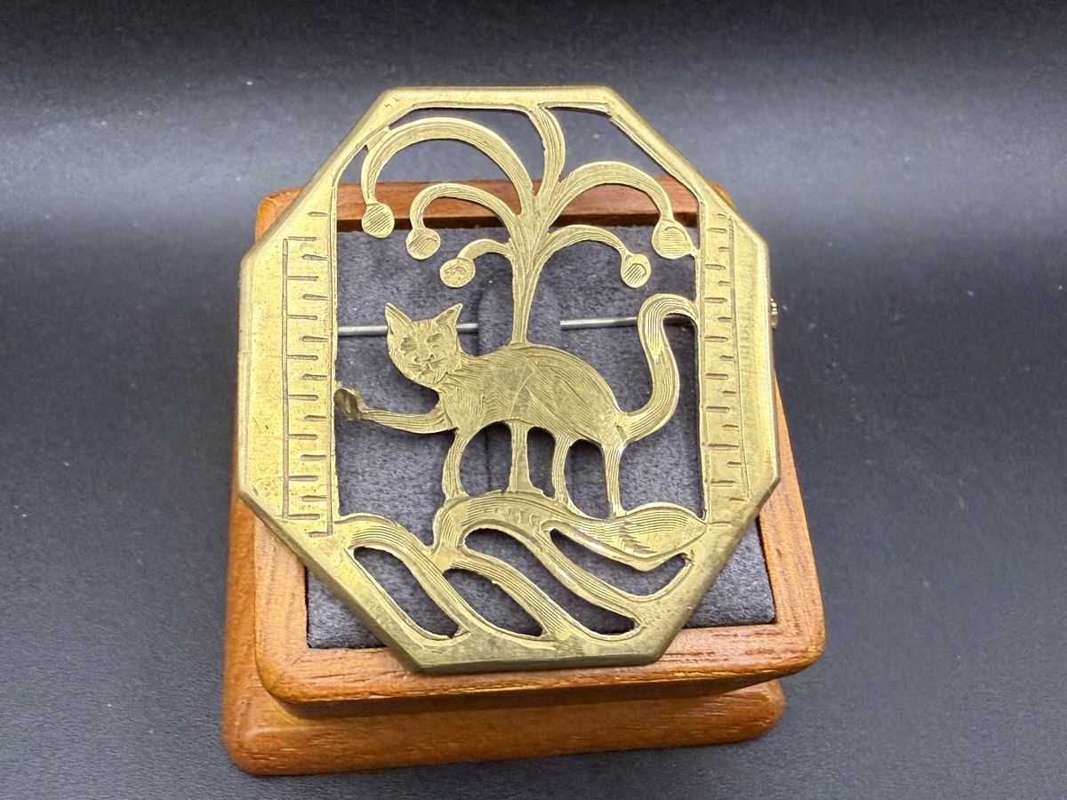 Broschen & Nadeln: Vintage Art Déco Brosche mit Katze – Gebraucht aus Lamone von LaCantinaMagica