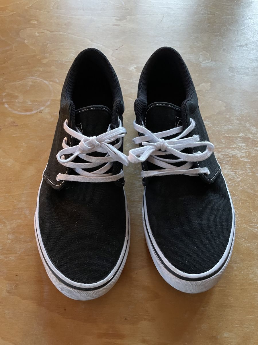 Scarpe da uomo: Neuwertige schwarze Skaterschuhe Gr. 43 – Usato da Unterseen venduto da marijn 1