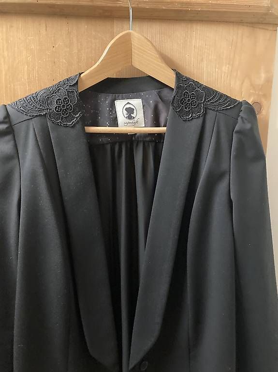 Giacche: Schwarzer Blazer Gr.40 – Usato da Brunnadern venduto da Bumlebee 2