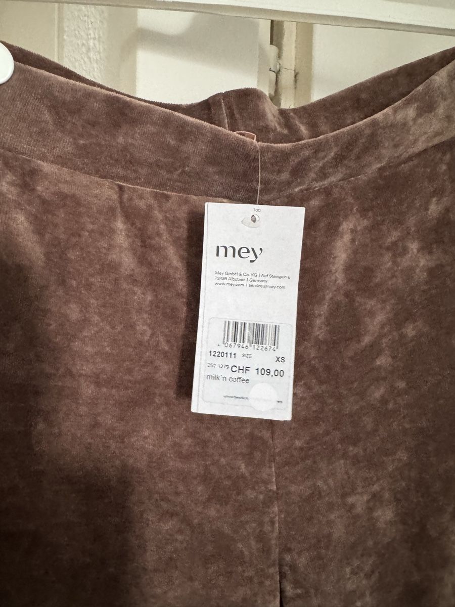 Completi & Tailleur: Mey Samt-Set Neu mit Etikett! – Nuovo e nell'imballaggio originale da zürich venduto da dalia06 3
