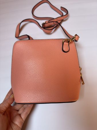 Sac à bandoulière corail élégant, parfait pour l'été!