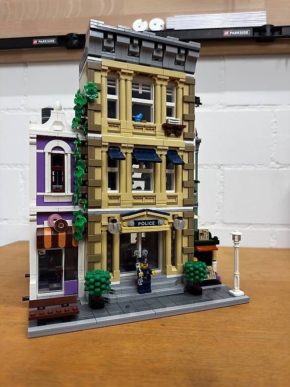 Lego Kit di costruzioni: Lego Creator Expert 10278 - Polizeistation – Usato da Weiach venduto da Stevo_Levo