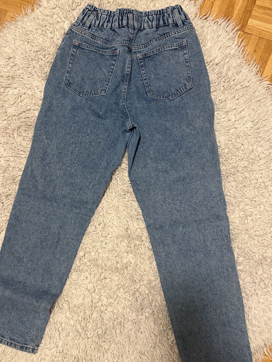 Jeans: Jean décontracté taille élastique, parfait pour l'automne – Gebraucht aus La Chaux-de-Fonds von Sabinchenn 3