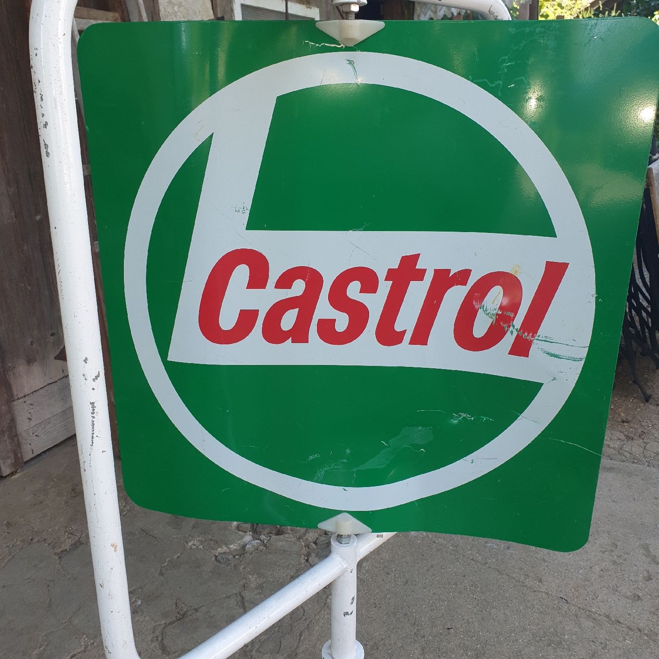 Castrol Schilder: Castrol Tankstelle Benzin Schild – Gebraucht aus Uesslingen von 1Atelier 2