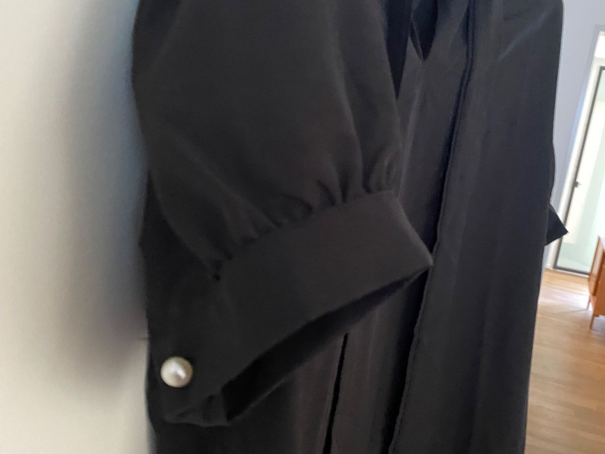 Blusen: Einfarbiges Bluse mit Kragen  Puffärmeln – Neu (gemäss Beschreibung) aus Luzern von Felicita_26 5