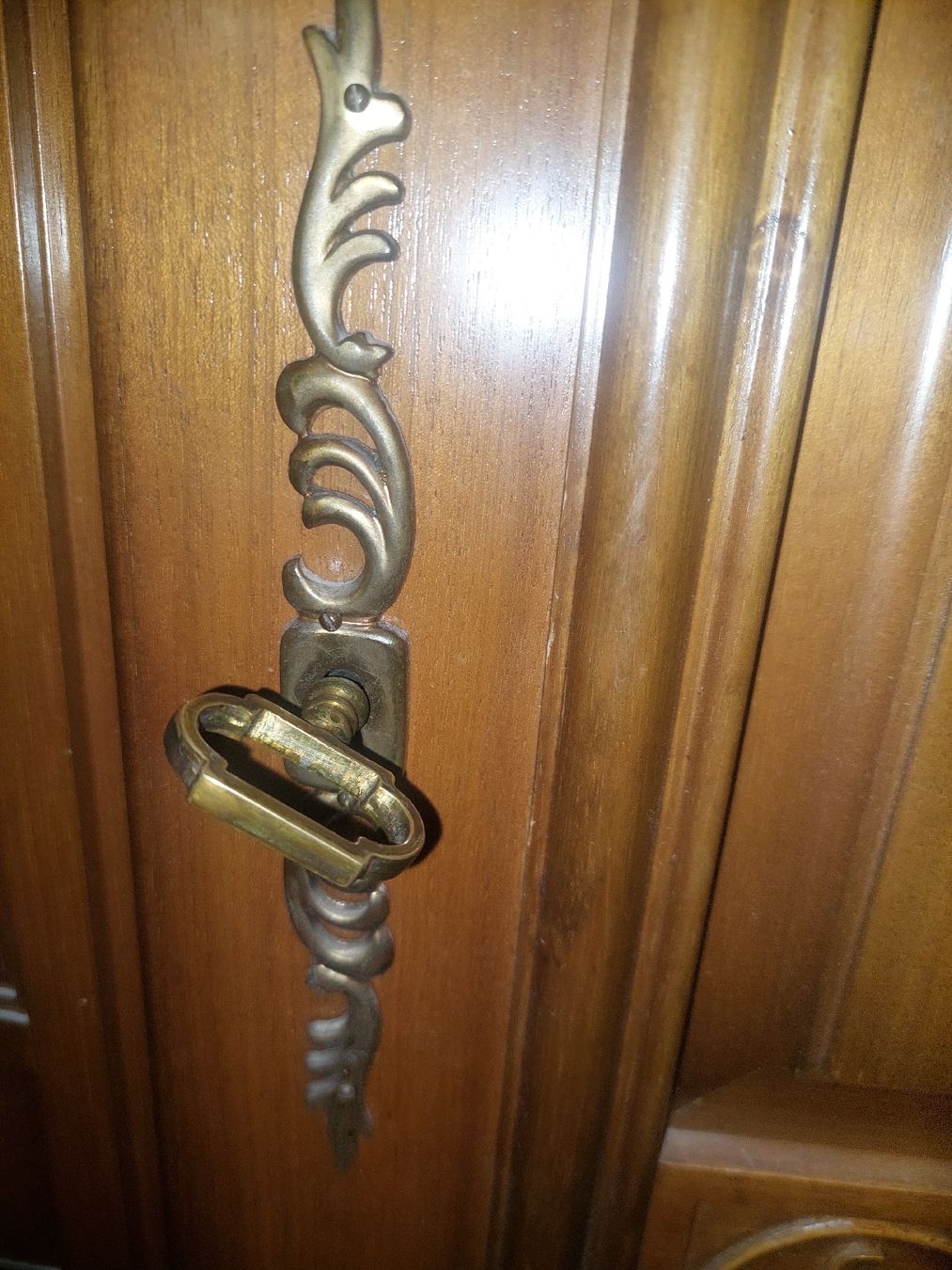 Credenze: Fraubrunnen Geschirrschrank/Sideboard – Usato da Reitnau venduto da milonia08 2