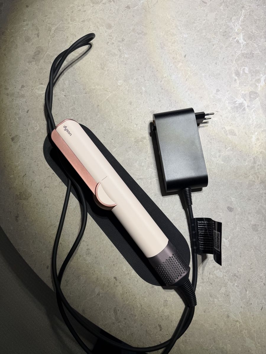 Dyson Sèche-cheveux: Dyson Airstrait – D'occasion à Wädenswil par ine_gl2r 1