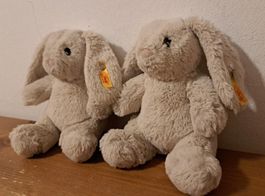 2 Steiff Hasen "Hoppie" mit dem Knopf im Ohr