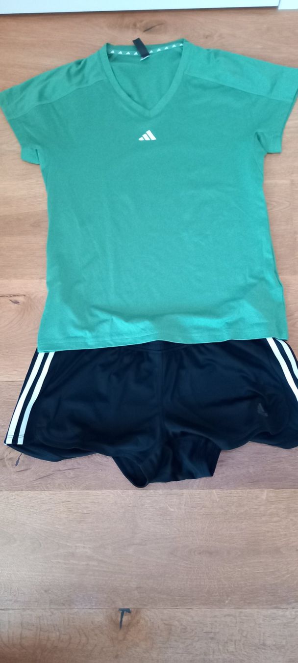 Adidas Lotti di vestiti: Adidas Sportset – Nuovo (secondo la descrizione) da Gais venduto da LeonieM01