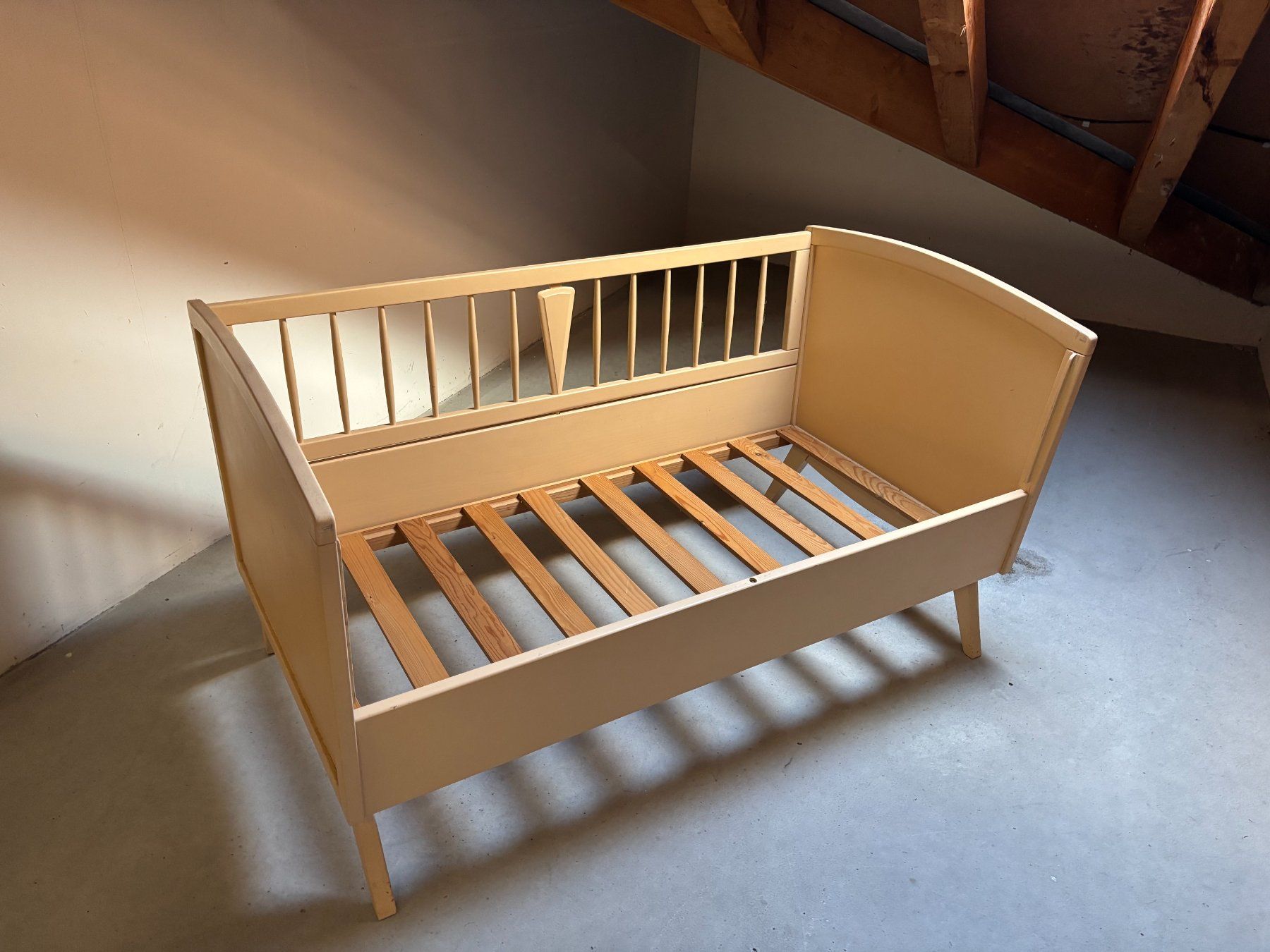 Letti: Kinderbett 140 x 70 cm – Usato da Jona venduto da Knitramo 1