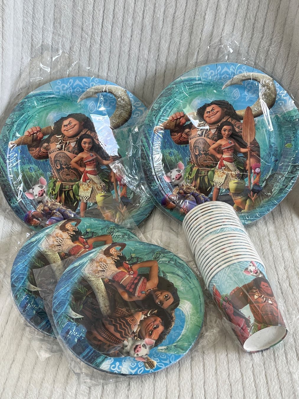 Alle Dekorationen: Viana Party Set, Teller, Becher 60 teilig – Neu und originalverpackt aus Oberegg von MZ_DiesundDas