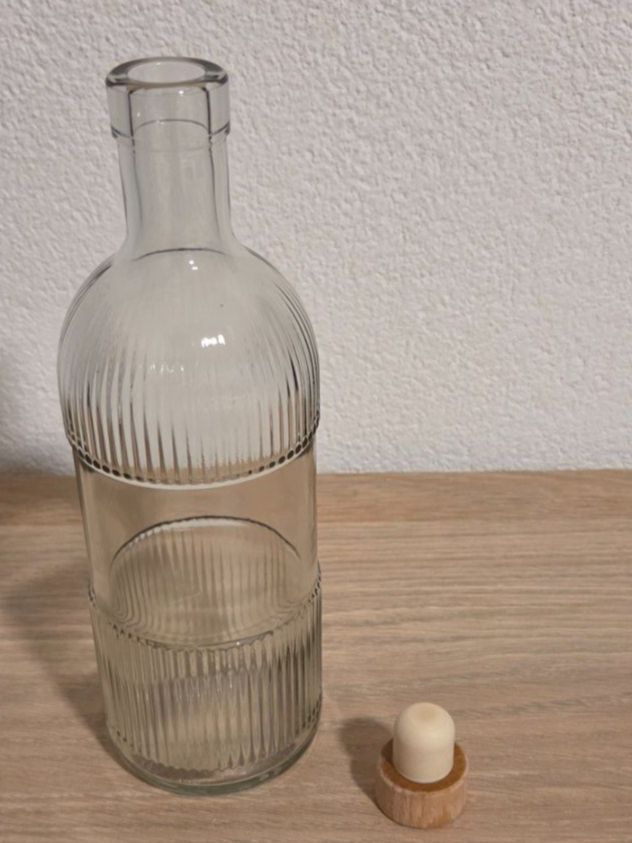 Sonstiges Geschirr & Gläser: Stilvolle Glasflasche / Karaffe mit Rillenstruktur – Neu (gemäss Beschreibung) aus Abtwil AG von MaVo.0710 2