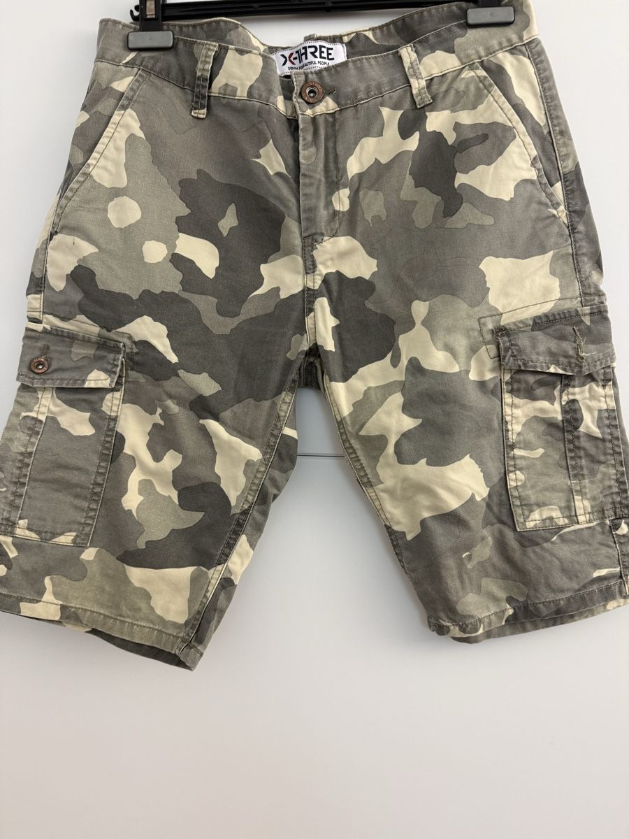 Pantaloni: X-THREE Cargoshorts Tarnung Grösse 32  – Nuovo (secondo la descrizione) da Mettmenstetten venduto da _4_YOU_