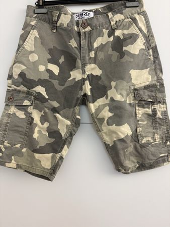 X-THREE Cargoshorts Tarnung Grösse 32 
