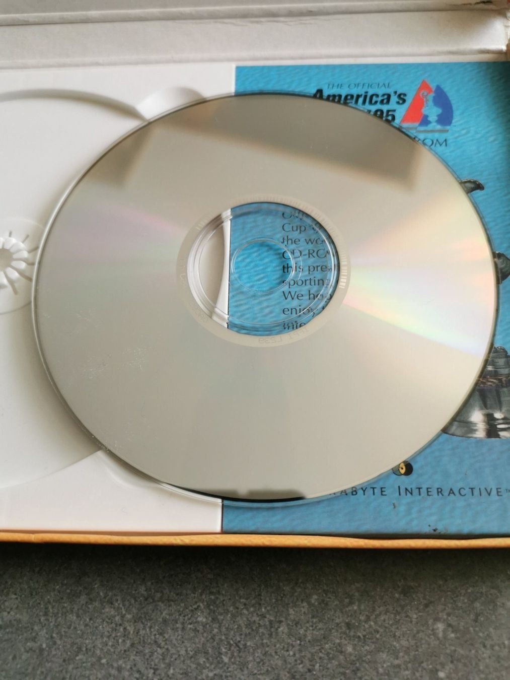 CD & DVD-Rohlinge: The Official America's Cup 1995 CD-Rom – Gebraucht aus Ins von joojooo 3